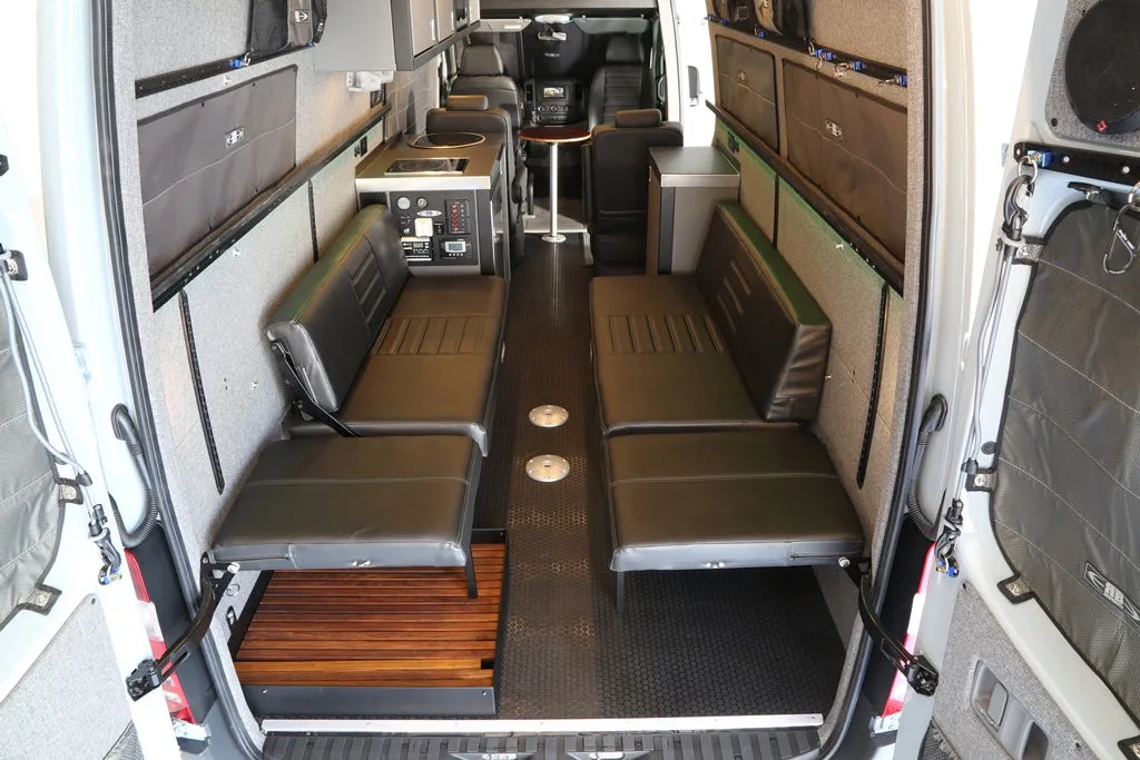 RB Touring Van CM - 170" 4x4