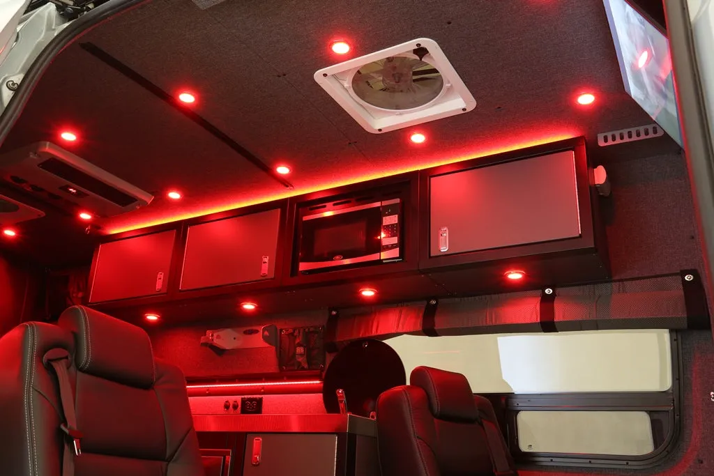 RB Touring Van CM - 170" 4x4