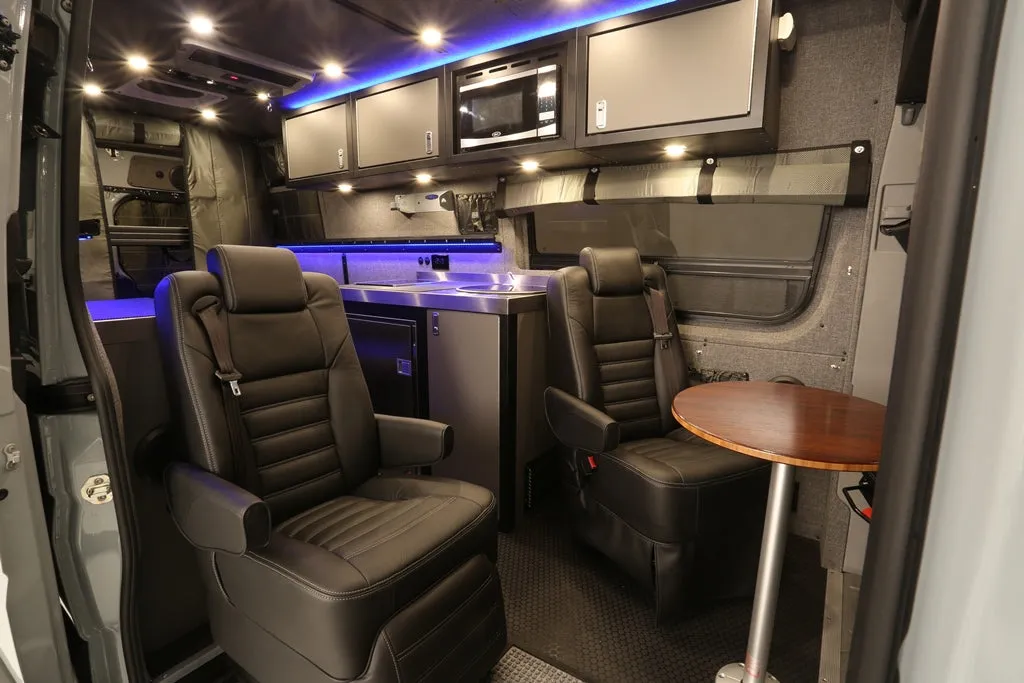 RB Touring Van CM - 170" 4x4